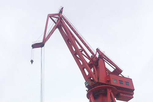 中船廣西2臺120噸門座機完成試吊